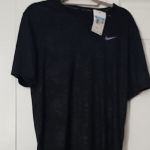 Nike Black and Purple Men's Short Sleeve Tee